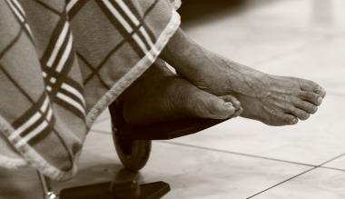�Ȧ���S 100�U�H�����D