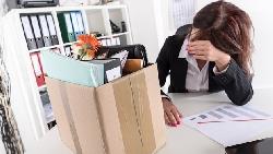 選完就失業的150名國會助理給我們的啟示》當老闆叫我們包袱款款走人，不想支付一毛錢.....