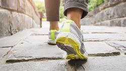 每天健走8000步最健康！日本這款手機能幫你把步數換點數，可在超商消費