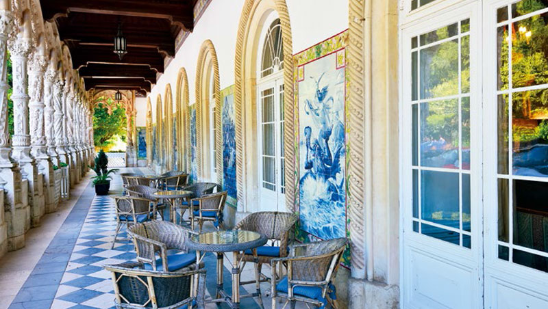 曾是葡萄牙最後一任國王的狩獵行宮，為典型曼努艾爾式建築，今為觀光旅館。
