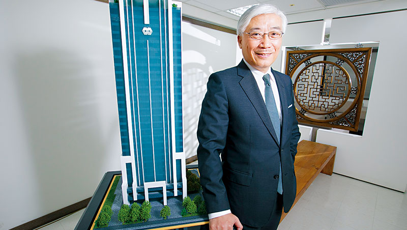 曾說自己是「半個建築人」的杜書伍,對新總部的每個細節都仔細琢磨,也被開玩笑,平常節儉但蓋大樓時手感特別大。 曾說自己是「半個建築人」的杜書伍,對新總部的每個細節都仔細琢磨,也被開玩笑,平常節儉但蓋大樓時手感特別大。