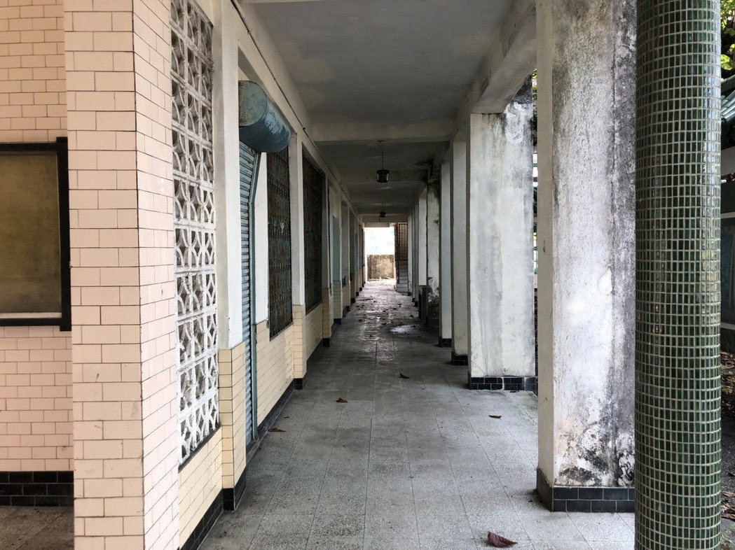 女主角方芮欣與教官白國鋒，在此路口對戲。