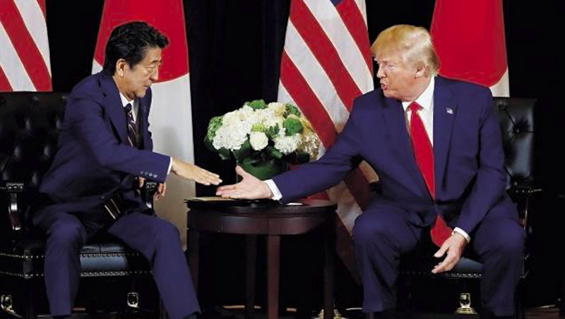 安倍(左)貫徹「川普第一」,建立起美日蜜月關係。一旦美國換民主黨執政,不一定能延續下去。 安倍(左)貫徹「川普第一」,建立起美日蜜月關係。一旦美國換民主黨執政,不一定能延續下去。