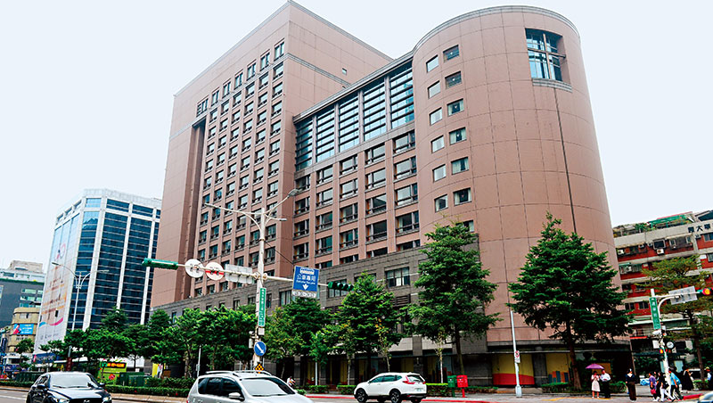 JR東日本海外首家飯店將落腳北市南京東路三段六福皇宮原址,鄰近日客喜愛的兄弟飯店,勢必上演搶客大戰。 JR東日本海外首家飯店將落腳北市南京東路三段六福皇宮原址,鄰近日客喜愛的兄弟飯店,勢必上演搶客大戰。
