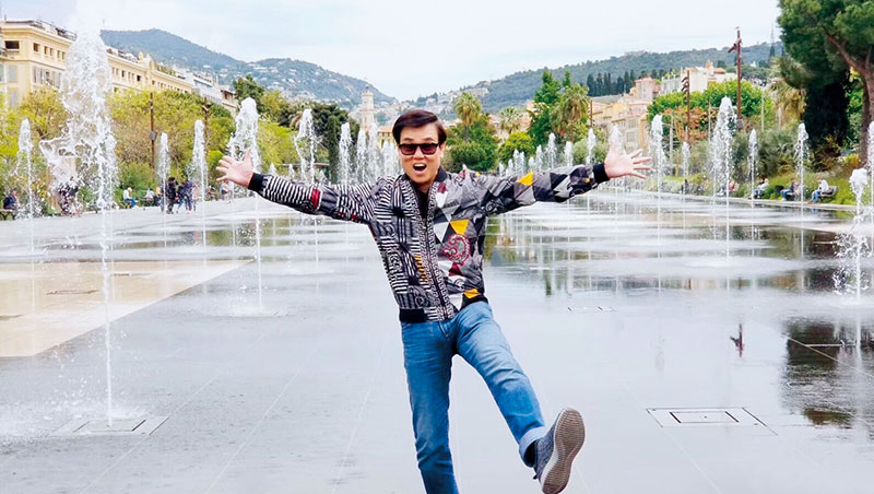 被視為編劇鬼才的黃百鳴說:葉問一生只做一件事,就是把詠春拳發揚光大;他這輩子也只專心做一件事,拍出觀眾欣賞的電影。 被視為編劇鬼才的黃百鳴說:葉問一生只做一件事,就是把詠春拳發揚光大;他這輩子也只專心做一件事,拍出觀眾欣賞的電影。