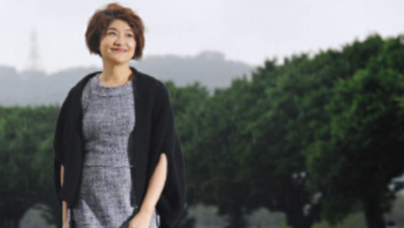 現職中廣財經節目主持人-夏韻芬 現職中廣財經節目主持人-夏韻芬