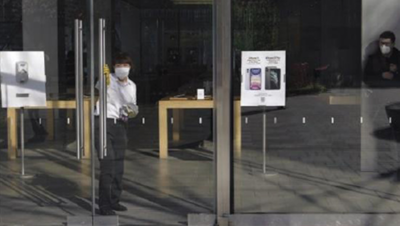 武漢肺炎瞬間爆發,蘋果不僅供應鏈受影響,連在中國的42家直營店,也關閉至2月10日。 武漢肺炎瞬間爆發,蘋果不僅供應鏈受影響,連在中國的42家直營店,也關閉至2月10日。