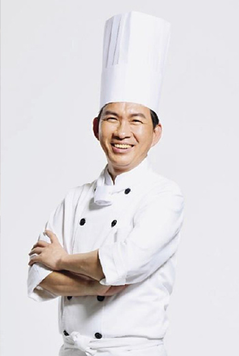 自2010年起,每4年舉辦一屆的「世界盃麵包大師賽」,目前共產生9位大師,其中亞洲人有3位,占了三分之一,足見亞洲烘焙勢力。 自2010年起,每4年舉辦一屆的「世界盃麵包大師賽」,目前共產生9位大師,其中亞洲人有3位,占了三分之一,足見亞洲烘焙勢力。