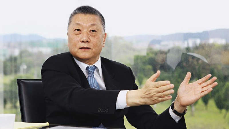 雄獅旅遊董事長王文傑談到疫情,他說最基本信念,就是要捍衛消費者對品牌的信任,以及員工對公司的信任。他還感性的說:「相信黑暗之後一定會有光明。」 雄獅旅遊董事長王文傑談到疫情,他說最基本信念,就是要捍衛消費者對品牌的信任,以及員工對公司的信任。他還感性的說:「相信黑暗之後一定會有光明。」