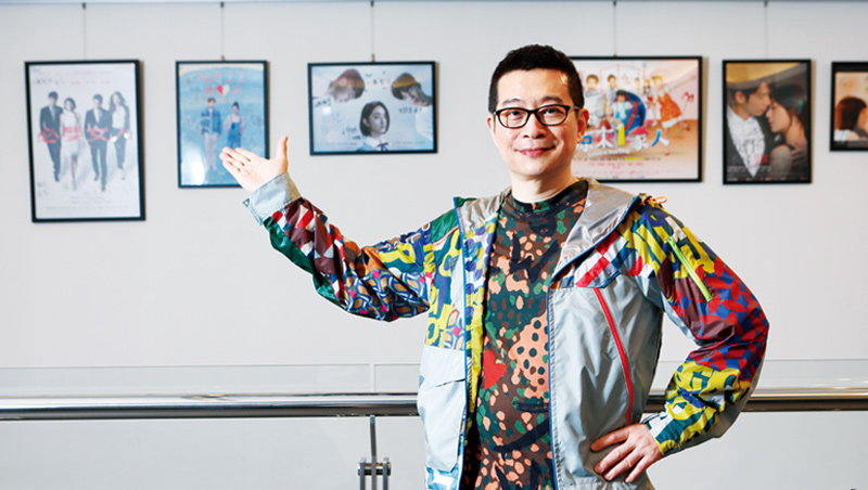 薛聖棻說,韓國的編劇地位高,甚至可以決定男女主角人選。讓編劇創作獲得尊重,也是他正在努力推動的 薛聖棻說,韓國的編劇地位高,甚至可以決定男女主角人選。讓編劇創作獲得尊重,也是他正在努力推動的