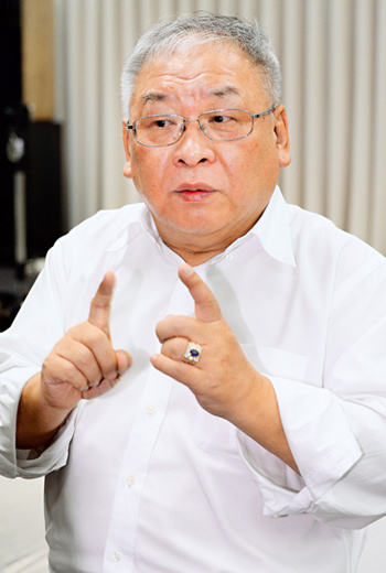 錢櫃KTV董事長:練台生 錢櫃KTV董事長:練台生
