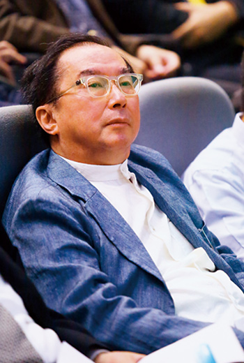林百里今年正式交出廣明董事長的棒子,只是目前廣明正被官司風波壟罩,讓這個人事交替格外受矚目。 林百里今年正式交出廣明董事長的棒子,只是目前廣明正被官司風波壟罩,讓這個人事交替格外受矚目。