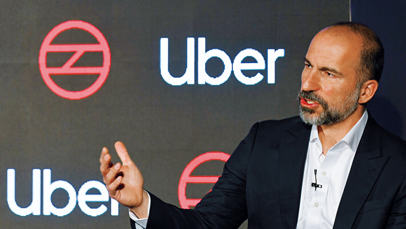 共乘巨頭Uber在疫情間出現兩樣業務、兩樣情的狀況,沒人叫車,卻一堆人需要外送,因此Uber執行長近期積極拓展外送事業。 共乘巨頭Uber在疫情間出現兩樣業務、兩樣情的狀況,沒人叫車,卻一堆人需要外送,因此Uber執行長近期積極拓展外送事業。
