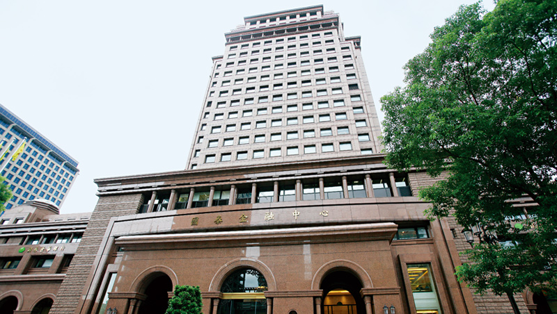 國泰金是金控業的「南向王」,連寮國設分行都跑第一,但沒想到在印尼踩到雷。 國泰金是金控業的「南向王」,連寮國設分行都跑第一,但沒想到在印尼踩到雷。