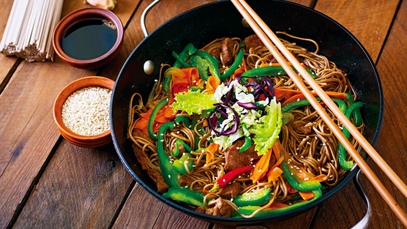 蕎麥麵以涼拌方式處理,也適合台灣的飲食習慣。 蕎麥麵以涼拌方式處理,也適合台灣的飲食習慣。