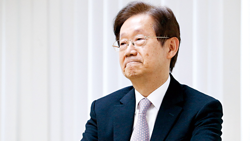 面對下台,林文淵對媒體訴苦:投手在投手丘正順,為什麼要換投? 面對下台,林文淵對媒體訴苦:投手在投手丘正順,為什麼要換投?