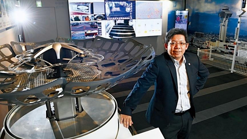 中保科技智慧城展示中心內,林建涵秀出無人機自動起降基地,強調自家戰績是長期練兵的累積。 中保科技智慧城展示中心內,林建涵秀出無人機自動起降基地,強調自家戰績是長期練兵的累積。