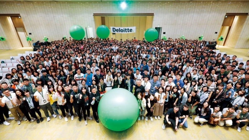 勤業眾信》進學校開課、縮短學習曲線，超前部署搶人