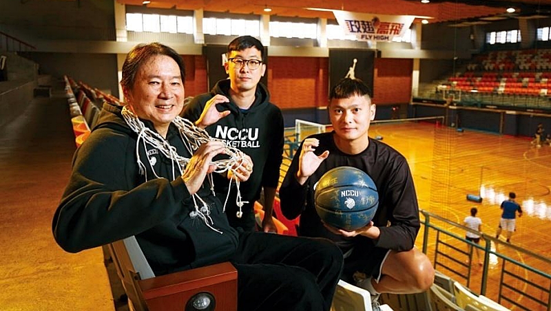 他用創新浪網被拒絕的勇氣 助政大籃隊4年奪冠