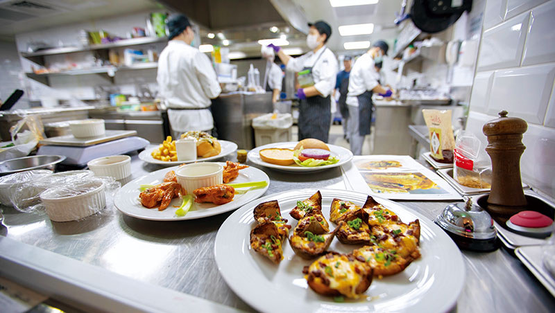外送趨勢演化出雲端中央廚房商機,不只做料理包還原中高檔餐廳餐點,還能透過衛星廚房深入社區 外送趨勢演化出雲端中央廚房商機,不只做料理包還原中高檔餐廳餐點,還能透過衛星廚房深入社區