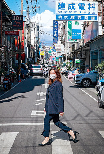 嘉義市工商發展投資策進會總幹事陳香縈 嘉義市工商發展投資策進會總幹事陳香縈