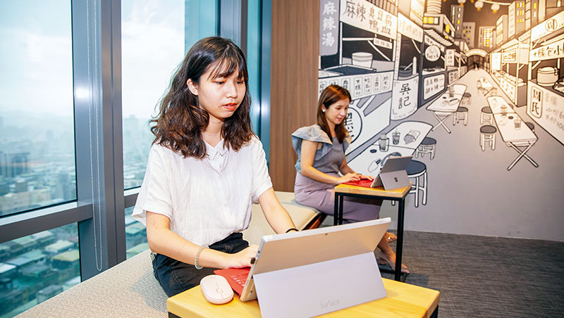 疫情讓企業練就遠距工作能力,未來,不只居家上班,而是任何地點都能上班 疫情讓企業練就遠距工作能力,未來,不只居家上班,而是任何地點都能上班