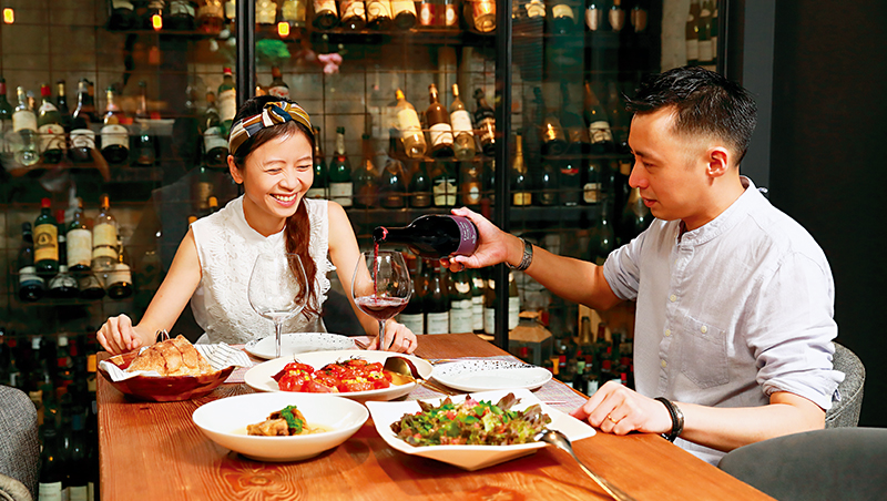 地獄廚房熬成師　威士忌麻油雞撫平旅法鄉愁