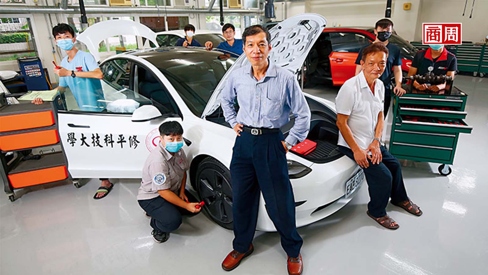 特斯拉、Gogoro電動車狂潮　救了一所科大和上千學生