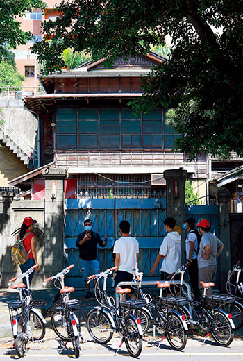 穿梭台中時空隧道　騎電動單車訪清朝考場