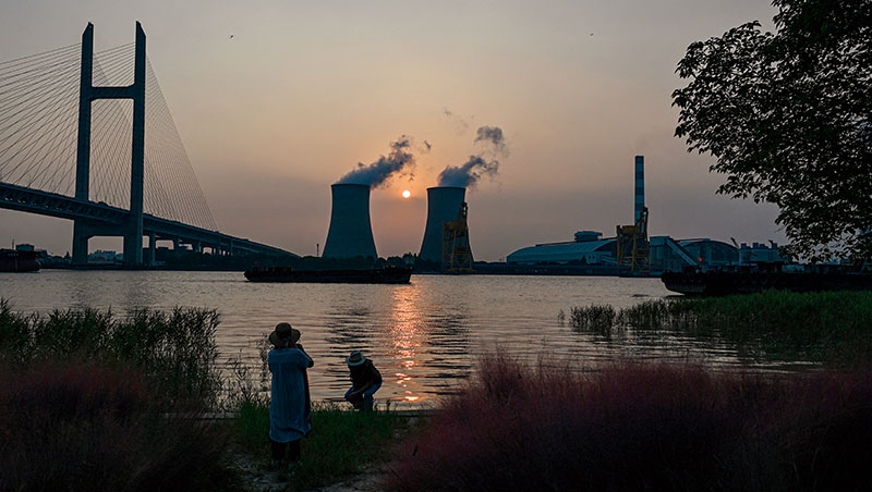 棄成長、保減碳　中國經濟硬著陸！