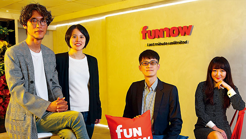 FunNow共同創辦人執行長陳庭寬(右2)、全球策略長張家甄(右1)、行銷長李思齊(左1)、營運長孫佩儀(左2) FunNow共同創辦人執行長陳庭寬(右2)、全球策略長張家甄(右1)、行銷長李思齊(左1)、營運長孫佩儀(左2)