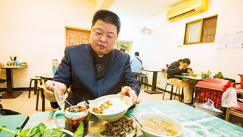 辦公室美食地圖踩點　十年吃不膩的魚湯、羊肉飯