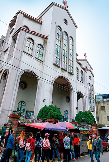 週日限定菲律賓街區　吃茄子蛋蘸香蕉醬