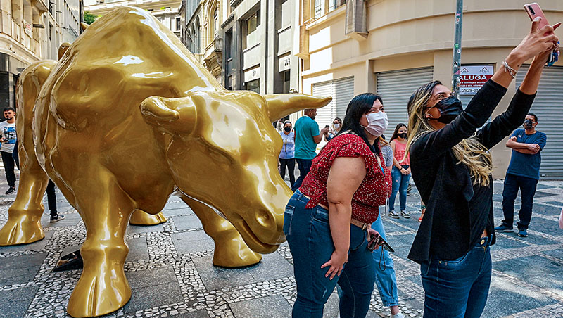 美國經濟「兩長兩短」！企業暴賺加薪、工業民族主義興起