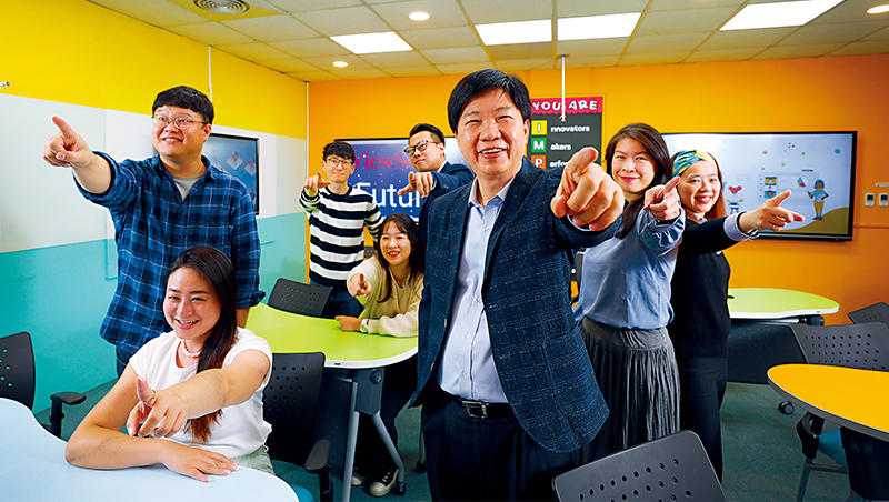 幫人成功讓他重返第一　前螢幕王者衝雲端教育