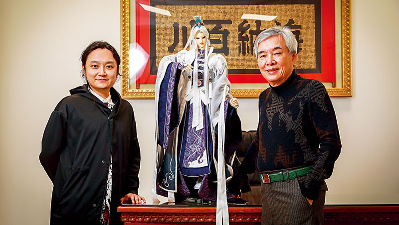 連三年虧損、父子交班掙扎　霹靂靠《素還真》最後一搏