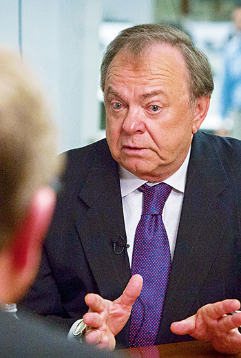 石油大亨：靠天然氣減碳才務實