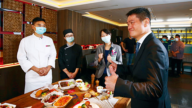 遇上逆境　停止用意志力逼自己正面思考