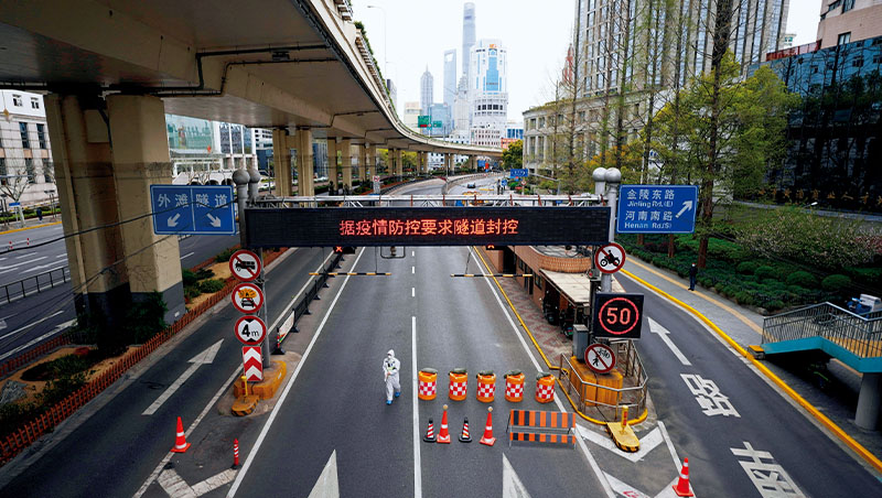 繁榮上海，如今路上空無一人