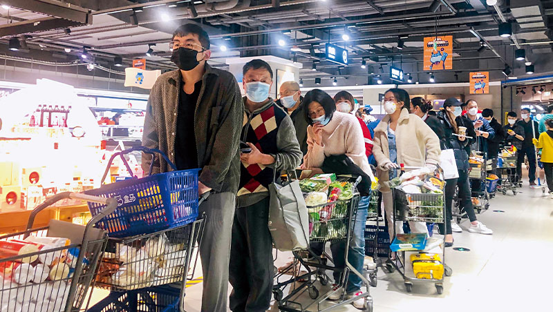 中國恐陷「失落的兩年」　3.7億人被禁足推倒3骨牌