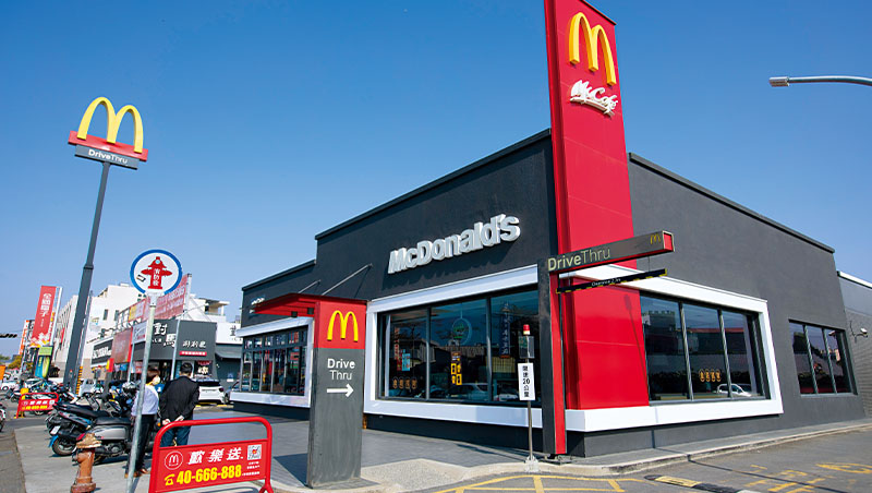 優衣庫、藏壽司攻偏鄉效應　加速蛋白區「轉黃」