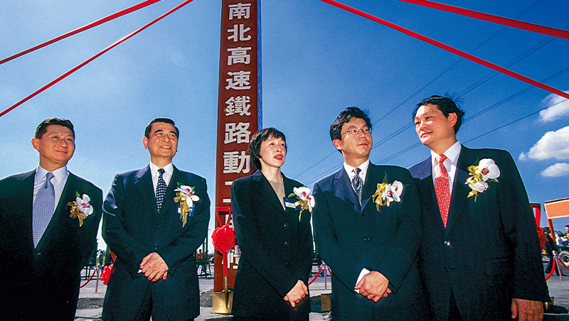 長榮兄弟大戰首役平手　最大贏家卻是高鐵之母殷琪