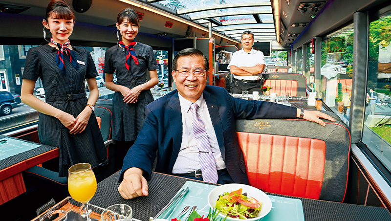 雙層巴士餐車、機器人接機　老租車行業績掉80％重生！