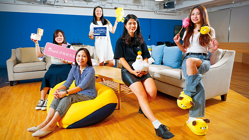 Dcard下個敵人是momo？最大年輕人社群拚原創角色幕後