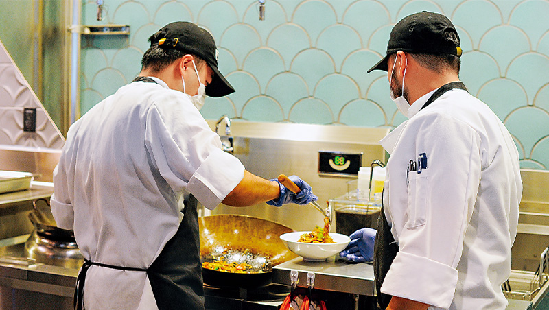 微軟五萬人園區拚減碳　秘密武器竟是炒菜鍋