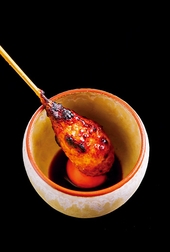 視覺加味覺的夜火表演　台北吃日式燒鳥店的新選擇