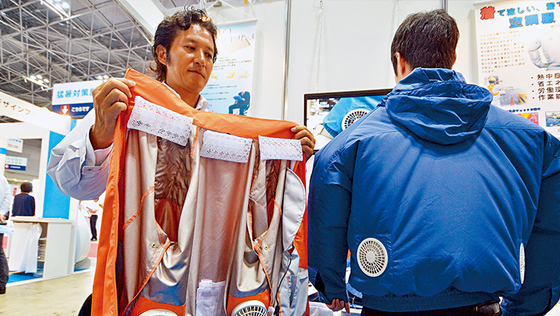 熱到很厭世？「電風扇服」超抗暑大賣