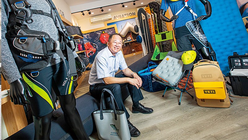 宜蘭鄉間布廠收服波音、空巴　門外漢父子14年變全球唯二