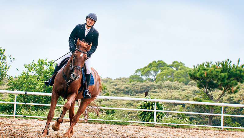科技CEO騎馬拚外交　黃啟芳的斜槓人生