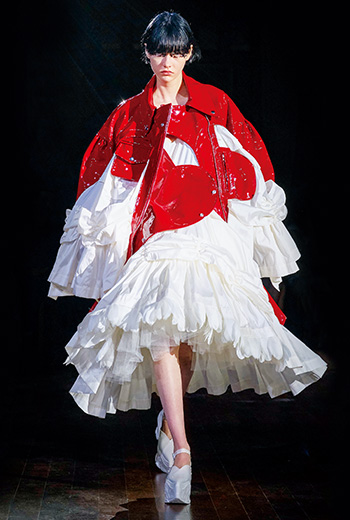 36歲時裝設計師的「暗黑美學」蕾哈娜、女神卡卡都埋單